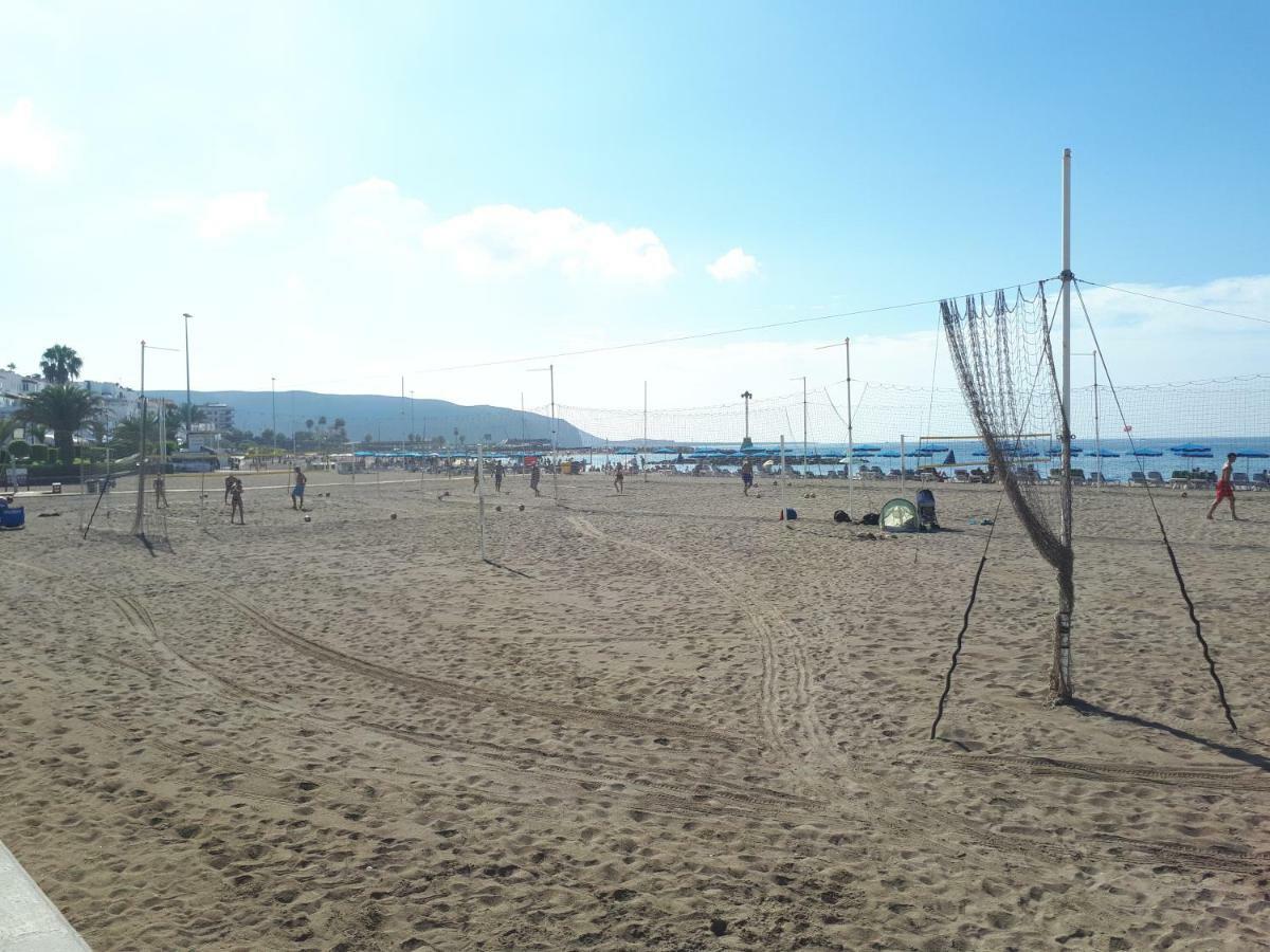 Playa De Las Vistas 阿罗纳 外观 照片